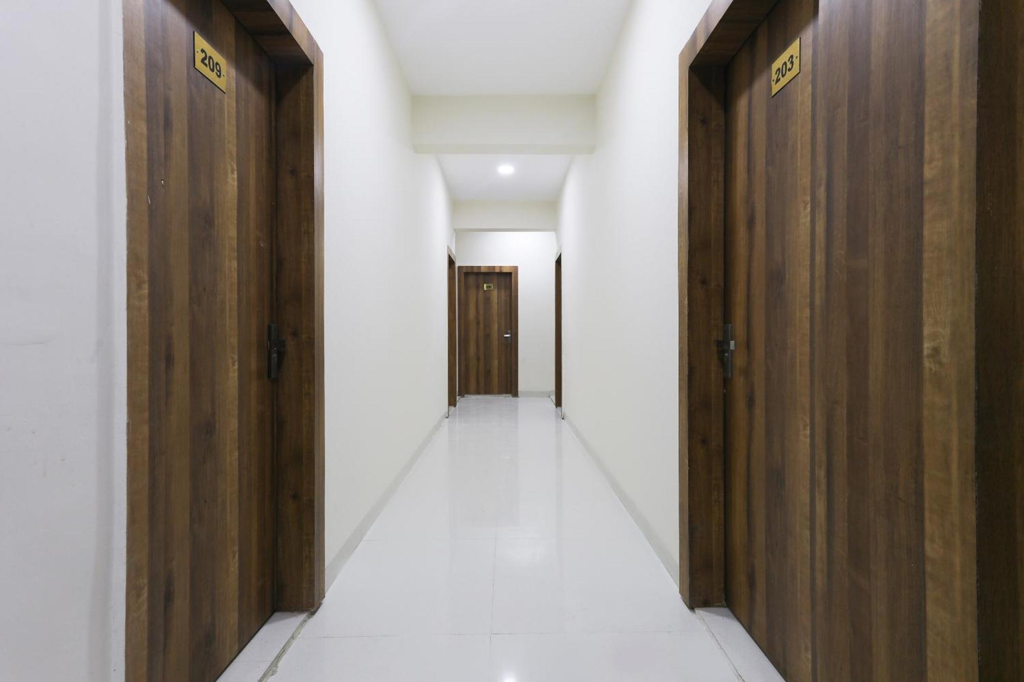 Hotel O La Flora Indore Extérieur photo